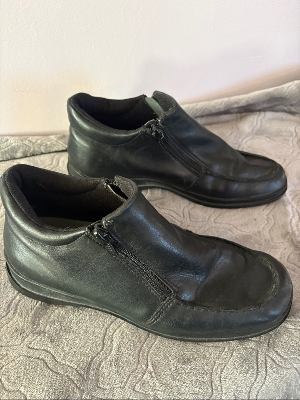 Easy Spirit Black Leather Women's Boots with Side Zips - Picture 6 of 11